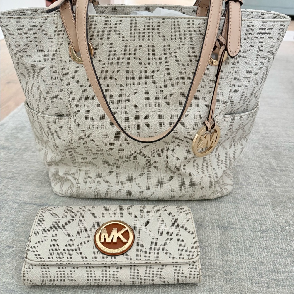 Michael Kors Cream Shoulder Bag with Iconic Monogram